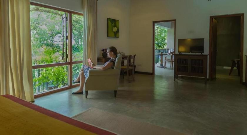 Roman Lake Ayurveda Boutique Resort Ahungalla Exterior photo