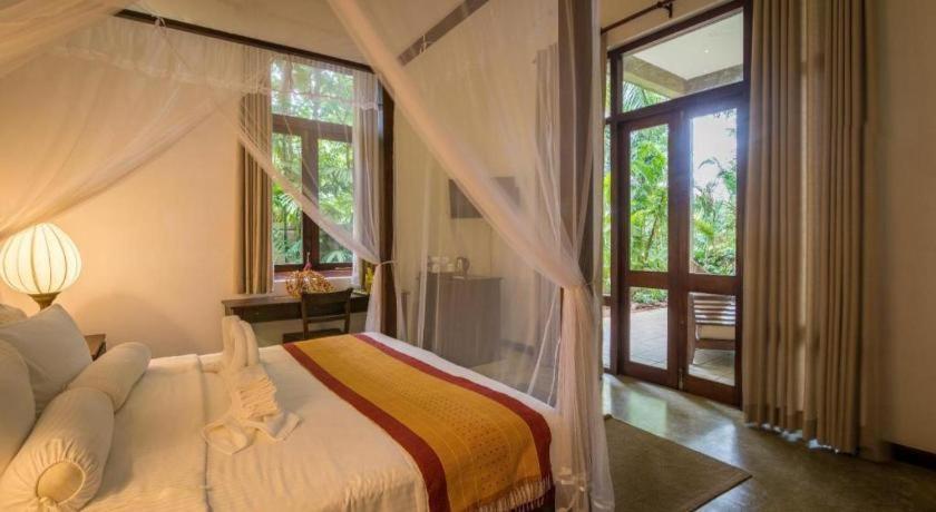Roman Lake Ayurveda Boutique Resort Ahungalla Exterior photo
