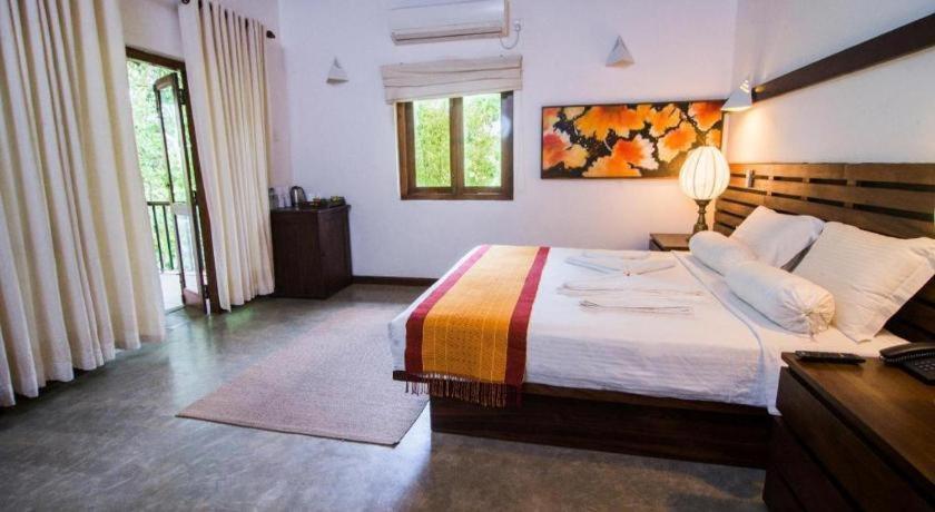 Roman Lake Ayurveda Boutique Resort Ahungalla Exterior photo